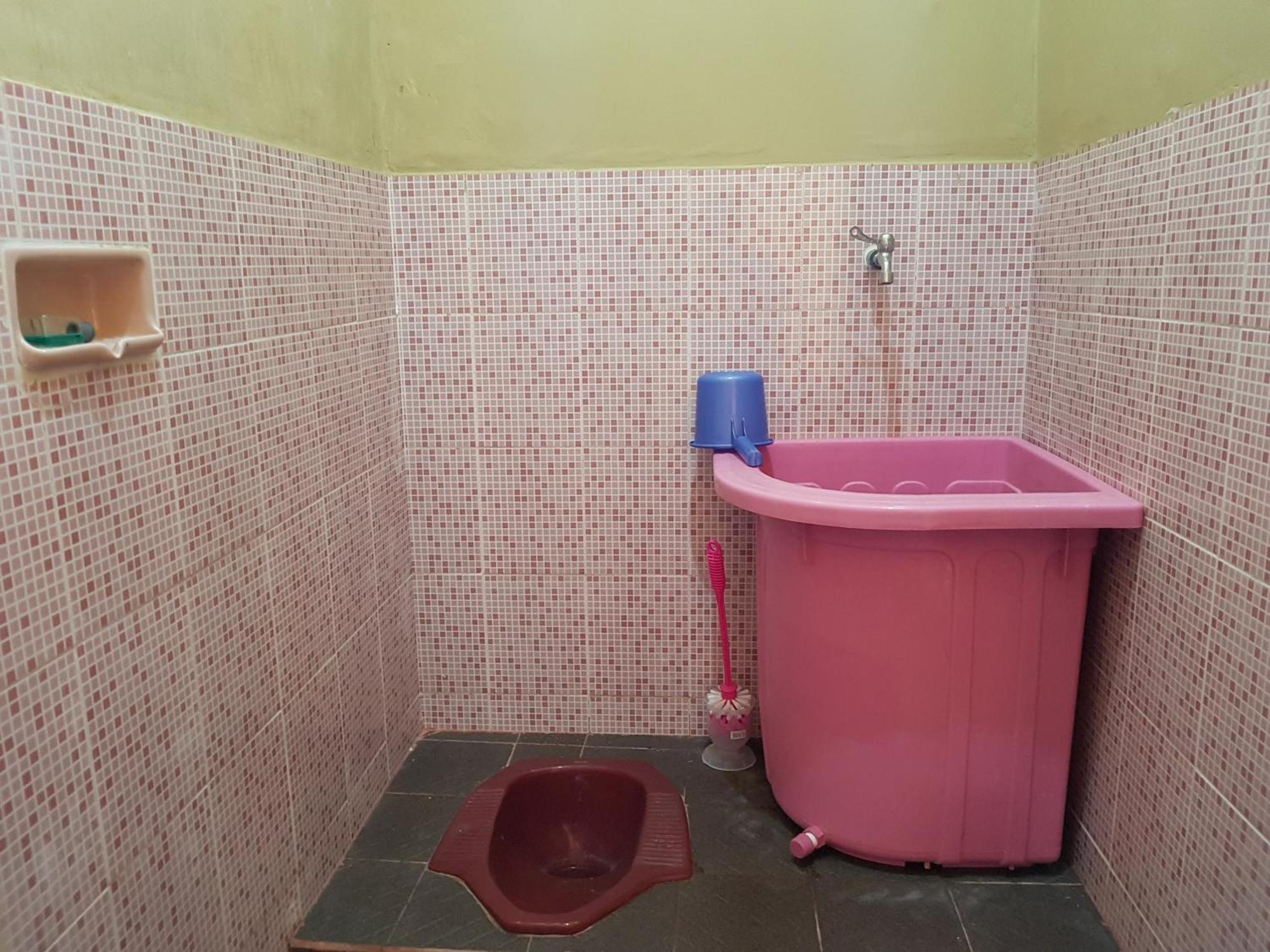 Radiya Guesthouse سيمبالون لوانج الغرفة الصورة