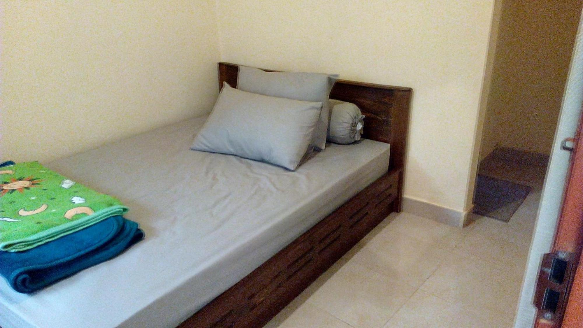 Radiya Guesthouse سيمبالون لوانج الغرفة الصورة