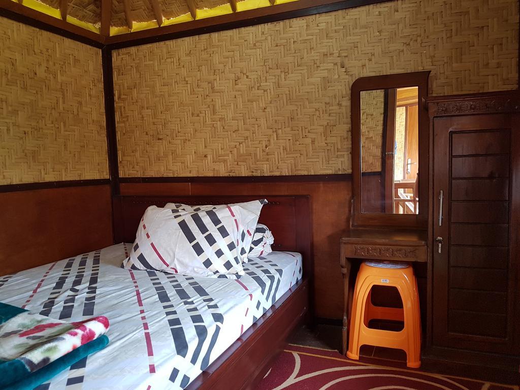 Radiya Guesthouse سيمبالون لوانج الغرفة الصورة